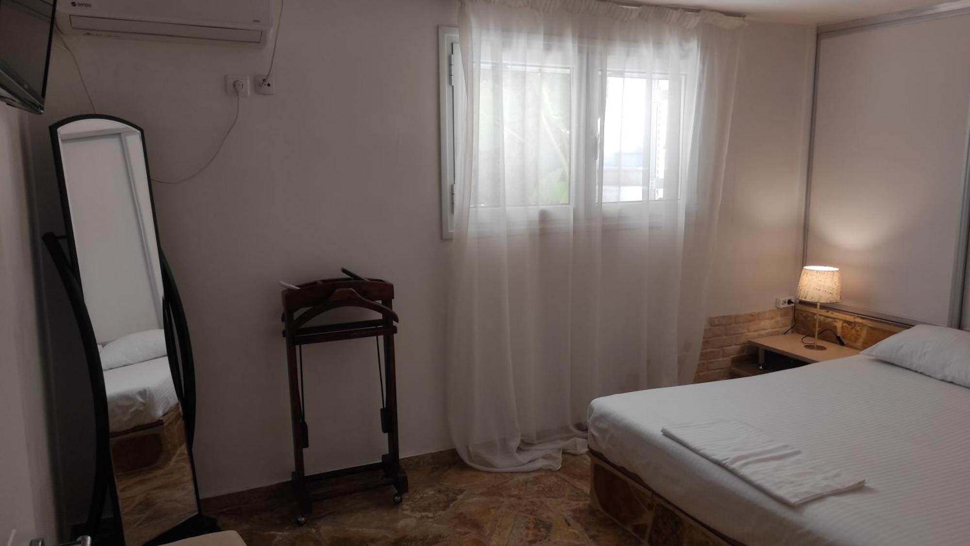 Apartment With Private Pool Kiáton Extérieur photo