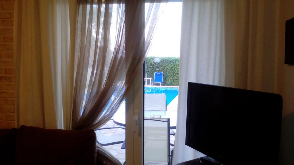 Apartment With Private Pool Kiáton Extérieur photo