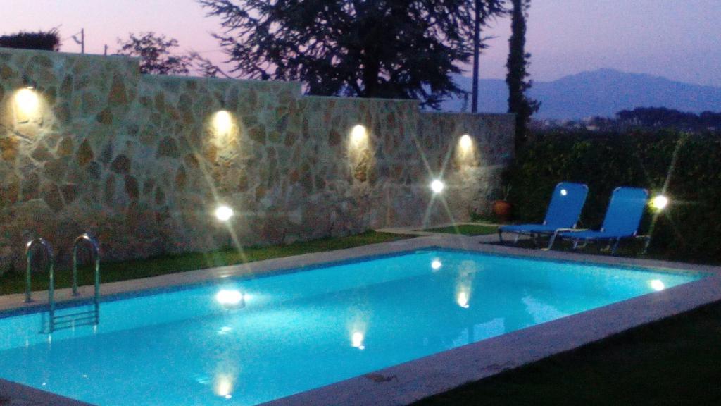 Apartment With Private Pool Kiáton Extérieur photo