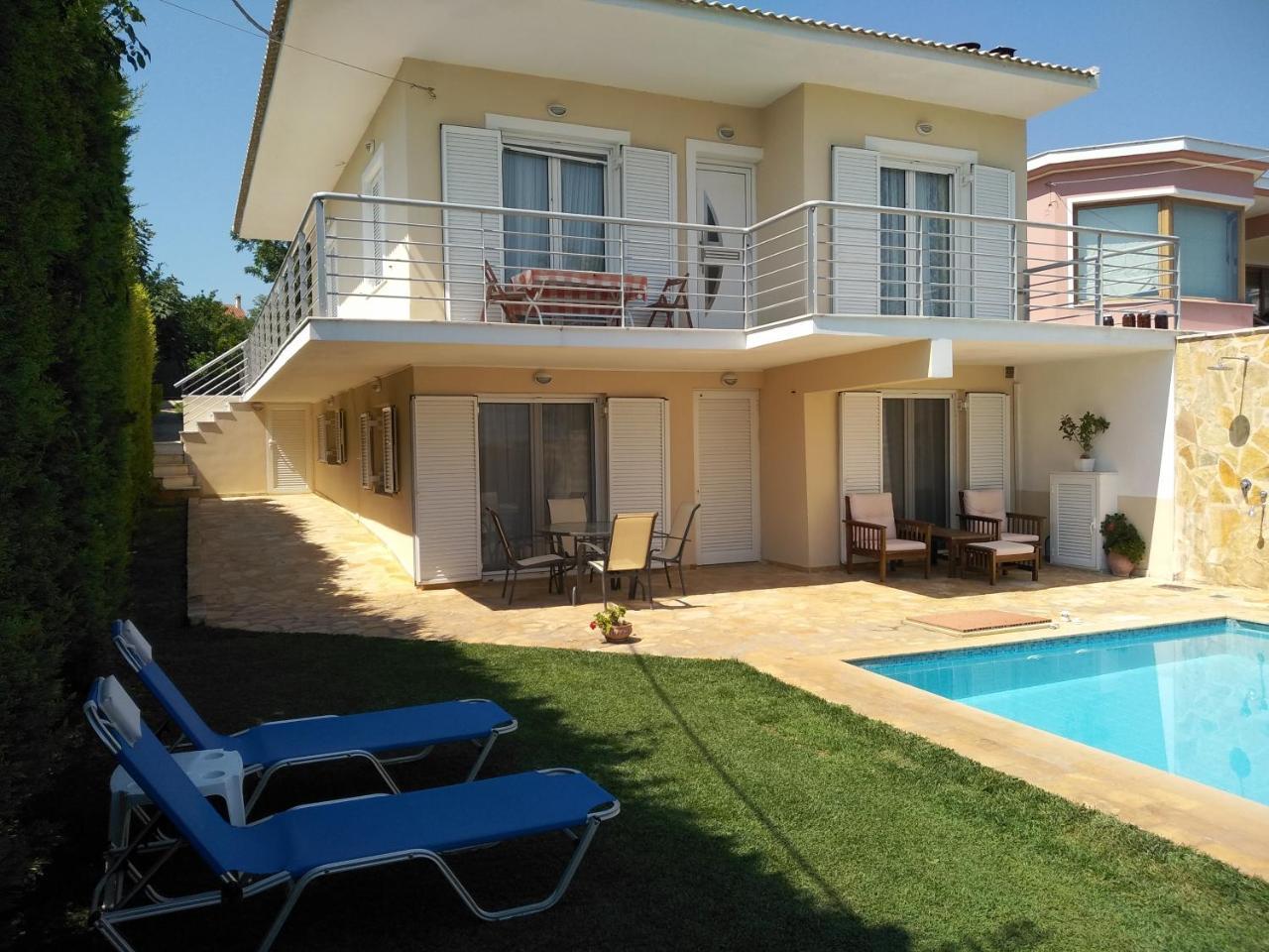 Apartment With Private Pool Kiáton Extérieur photo