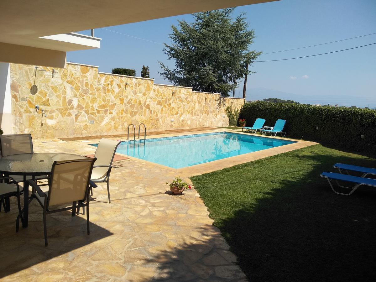 Apartment With Private Pool Kiáton Extérieur photo