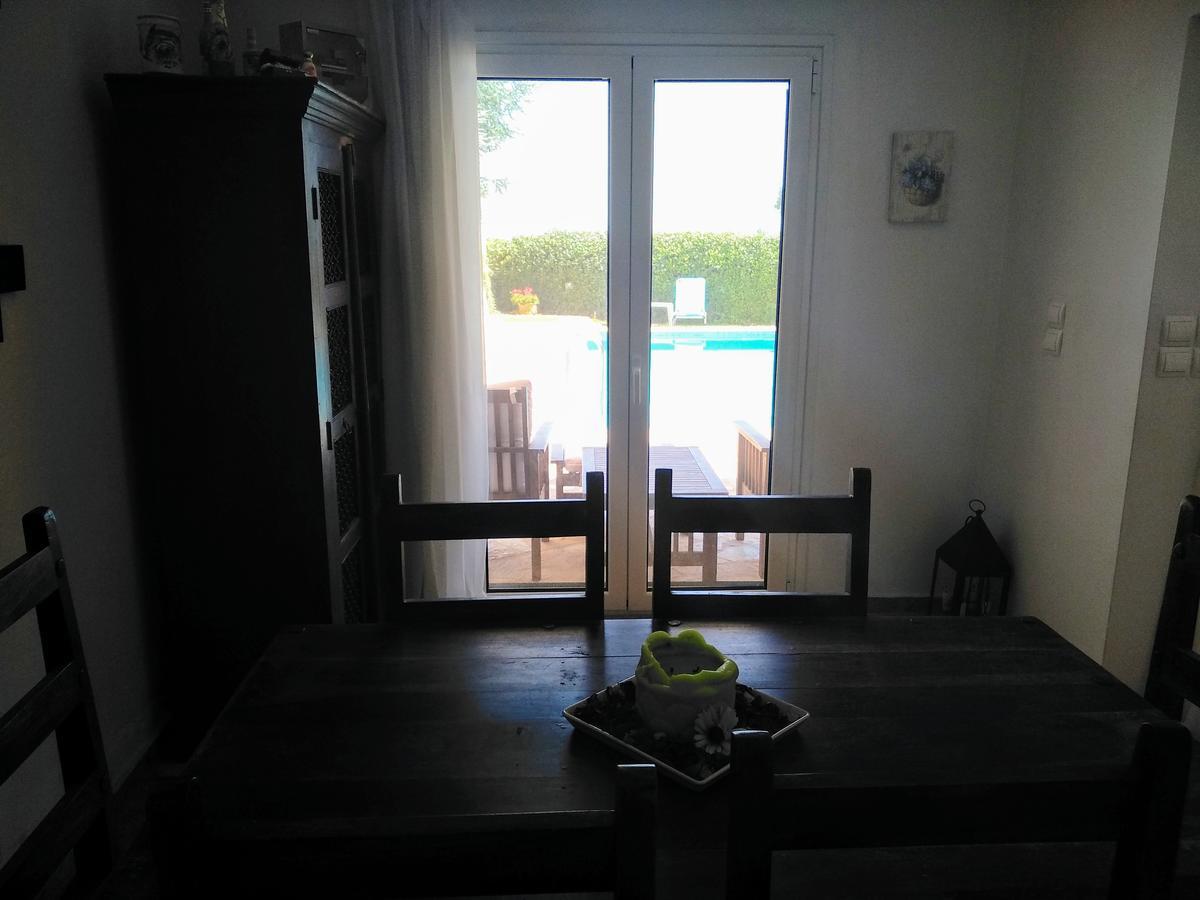 Apartment With Private Pool Kiáton Extérieur photo