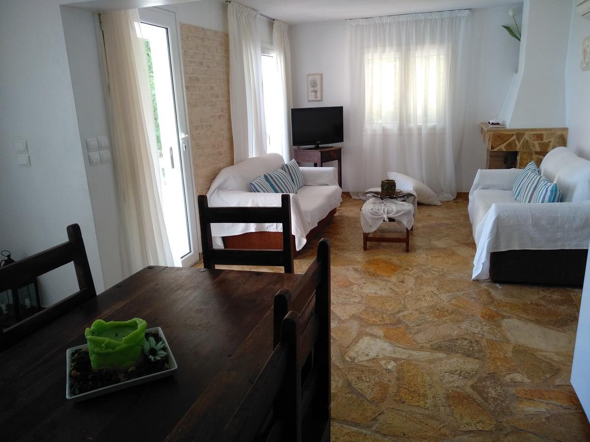 Apartment With Private Pool Kiáton Extérieur photo
